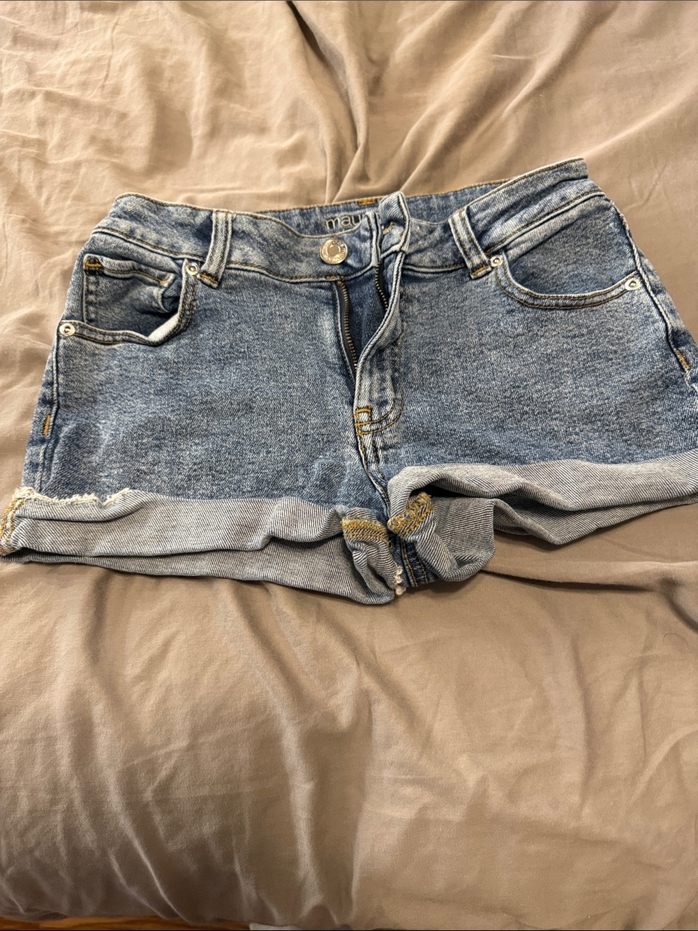 Casual Light Blue Denim Roll-Cuff Shorts - Unbranded